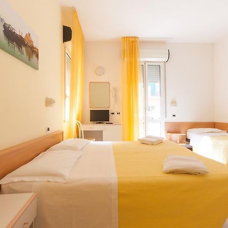 Hotel Paola Garden - Nuova Gestione Bellariva Di Rimini Exteriör bild