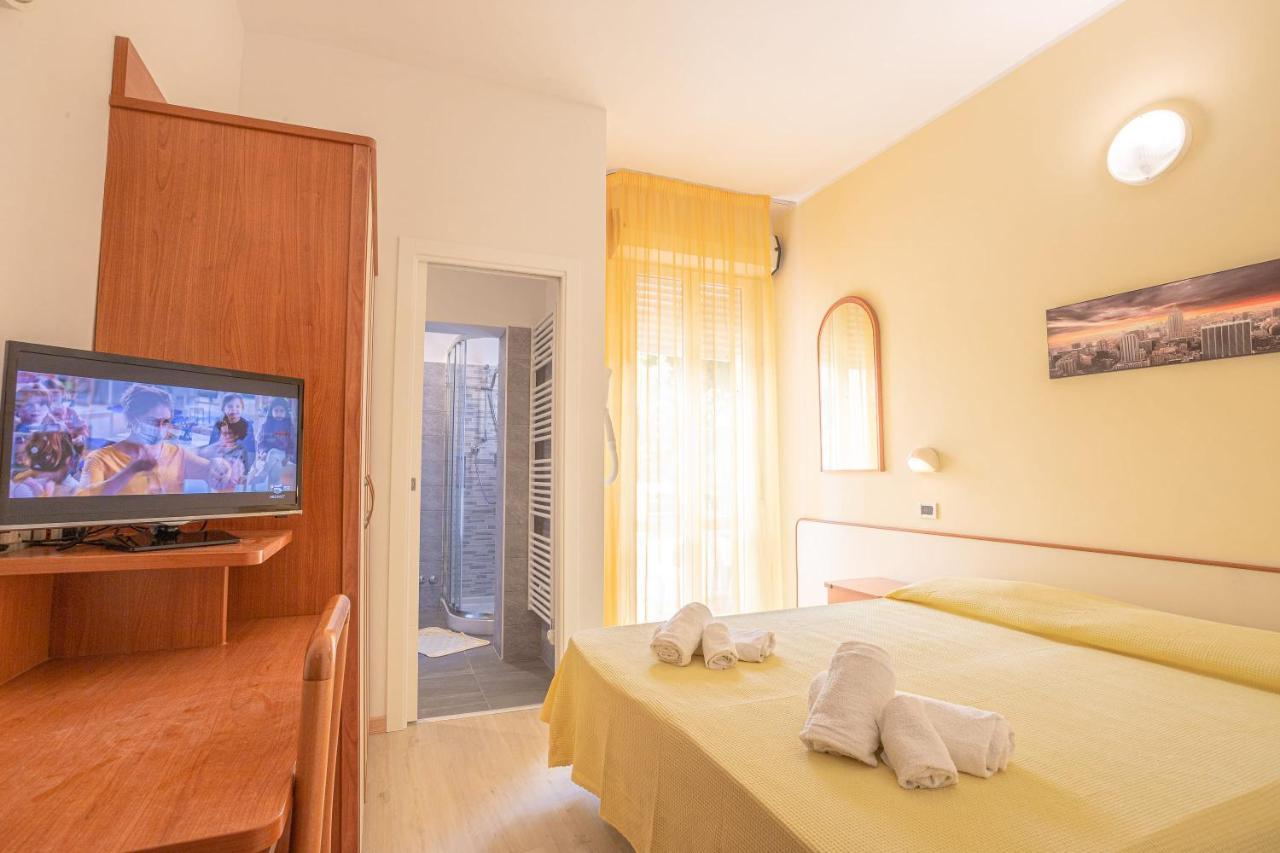 Hotel Paola Garden - Nuova Gestione Bellariva Di Rimini Exteriör bild