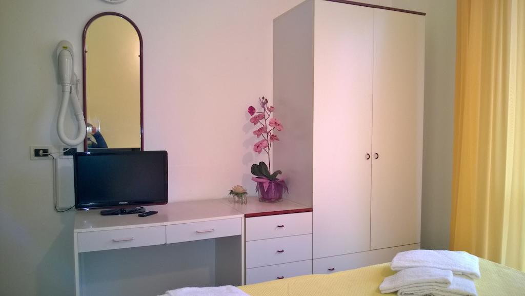 Hotel Paola Garden - Nuova Gestione Bellariva Di Rimini Rum bild