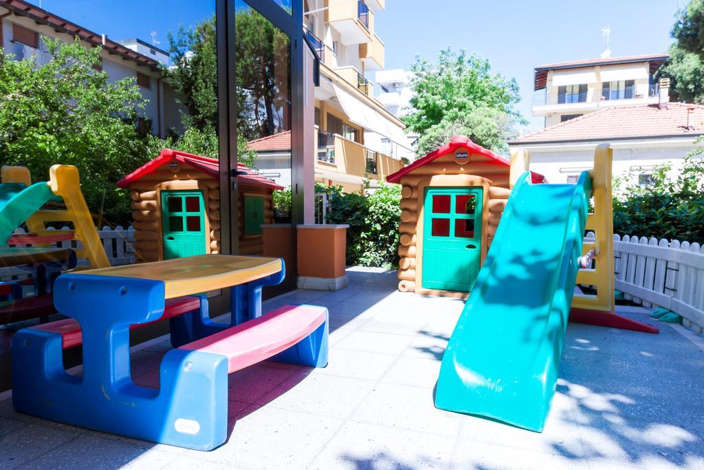 Hotel Paola Garden - Nuova Gestione Bellariva Di Rimini Exteriör bild