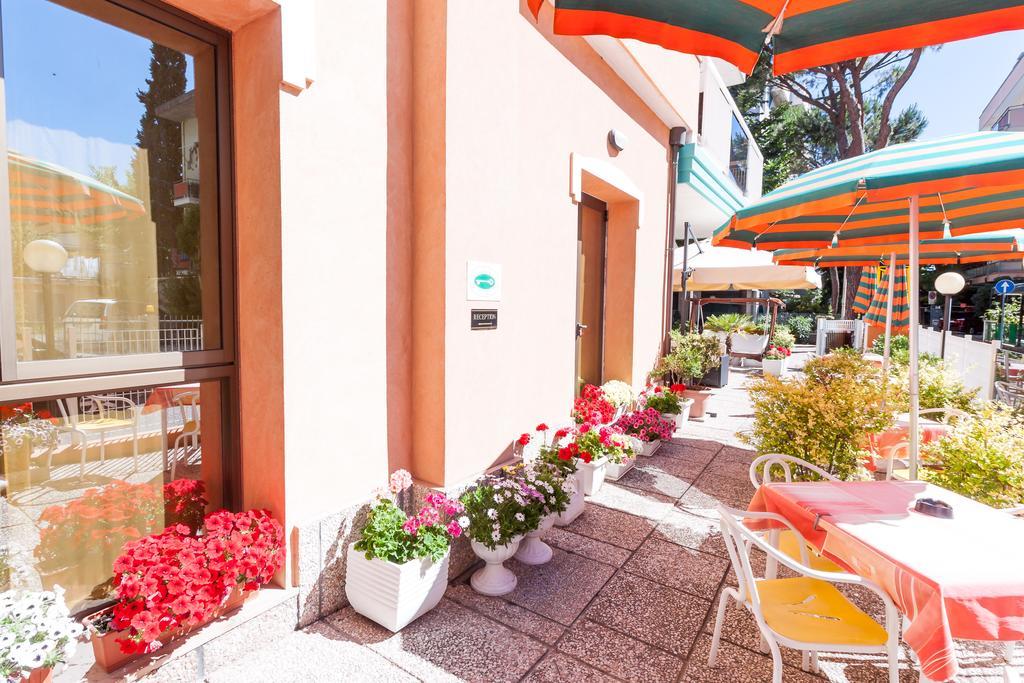 Hotel Paola Garden - Nuova Gestione Bellariva Di Rimini Exteriör bild